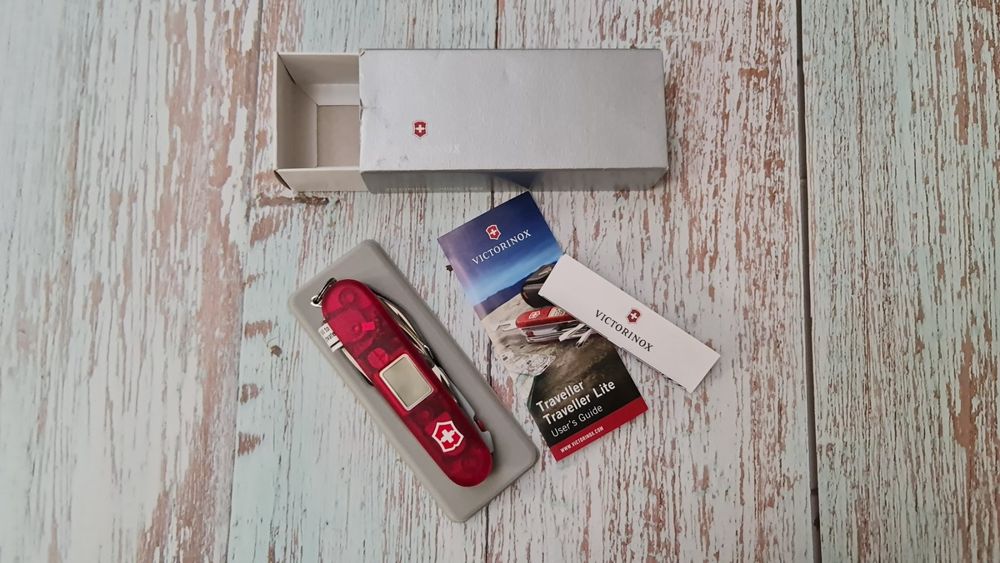 1.7905.AVT Traveller LITE - RED TRANSLUCENT